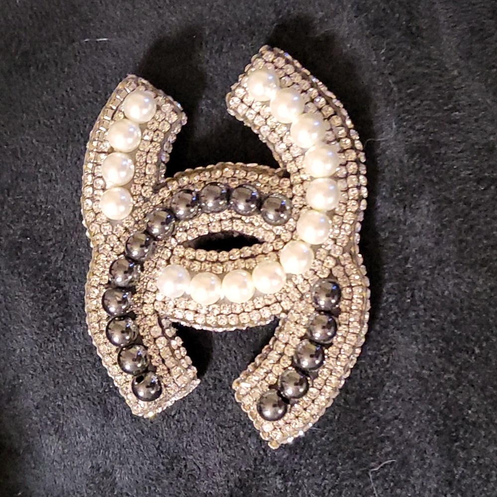 Fashionable Brooch